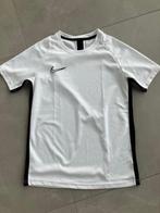 NIKE voetbalshirt dry-fit maat 147-158, Comme neuf, Vêtements de sport ou Maillots de bain, Garçon, Enlèvement ou Envoi