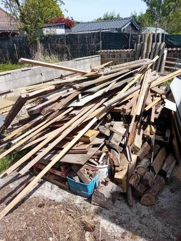Planches de bois A DONNER beschikbaar voor biedingen