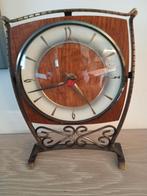vintage kastklok, Huis en Inrichting, Woonaccessoires | Klokken, Ophalen of Verzenden, Zo goed als nieuw