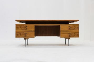 Vintage Mid Century groot bureau beschikbaar voor biedingen