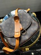 Louis Vuitton vintage, Bijoux, Sacs & Beauté, Sacs | Sacs à bandoulière, Comme neuf