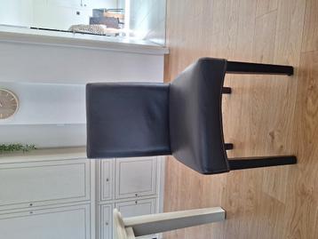 Stoelen perfecte staat beschikbaar voor biedingen