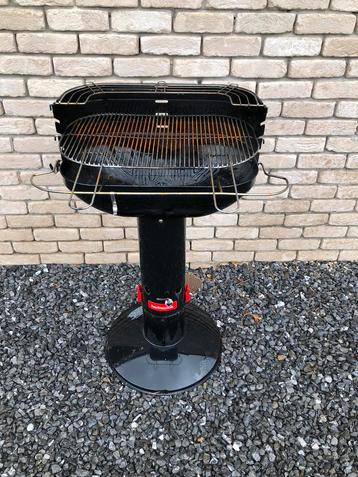 Barbecue en bon etat beschikbaar voor biedingen