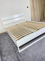 Ikea trysil bed, nachtkastje en matras, Huis en Inrichting, Ophalen, Zo goed als nieuw