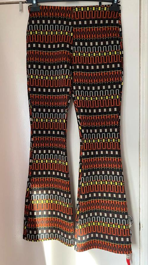 ZARA broek maat S olifantenpoten lezen, Kleding | Dames, Broeken en Pantalons, Ophalen of Verzenden