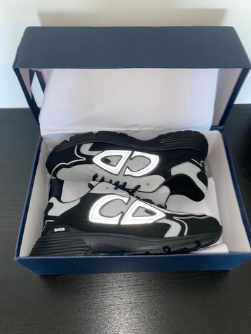 Dior b30 sneaker beschikbaar voor biedingen