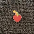 PIN - HART - REGENBOOG - STER - COEUR - ARC EN CIEL - ETOILE, Verzenden, Gebruikt, Overige onderwerpen, Speldje of Pin
