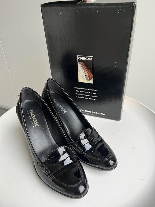 Geox pumps zwart lakleder, maat 39,5 (EU/US 9,5)., Kleding | Dames, Schoenen, Zo goed als nieuw, Pumps, Zwart, Ophalen of Verzenden