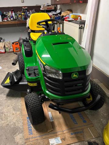 Zitmaaier John Deere X127 met 2 werkuren, Tuin en Terras, Grasmaaiers, Ophalen, Zo goed als nieuw, John deere, Mulchfunctie
