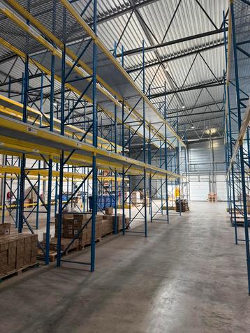 Palletstelling liggers van 4m lang beschikbaar voor biedingen