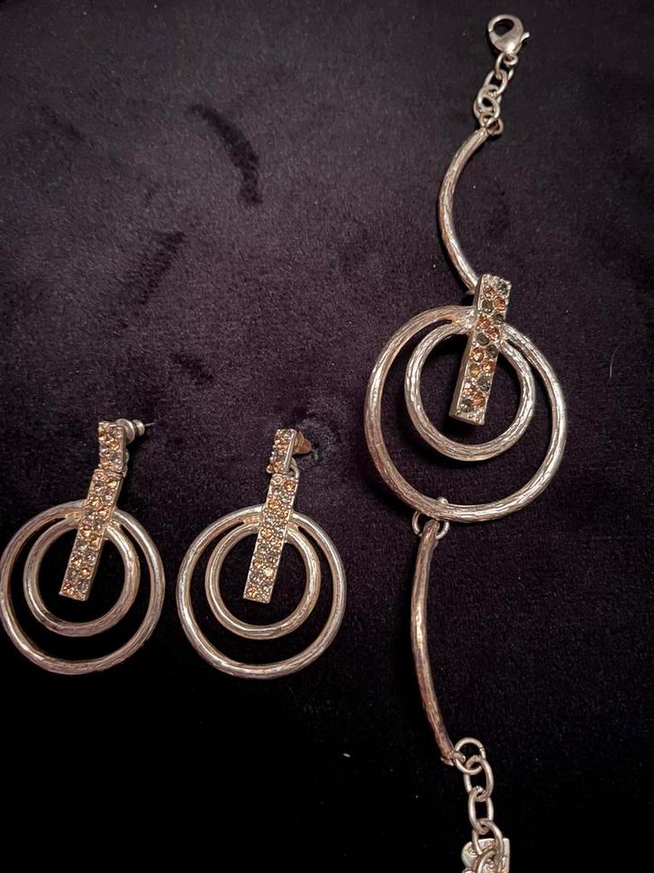 Boucles et bracelet Créateur 'Illuminations' blanc boréal, Bijoux, Sacs & Beauté, Bracelets, Argent, Blanc, Enlèvement ou Envoi