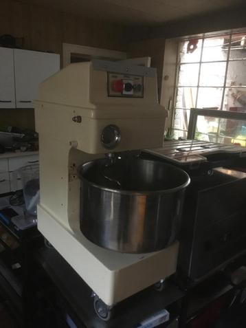 Pétrin 20 L monophasé, Enlèvement, Utilisé, Boulangerie et Boucherie