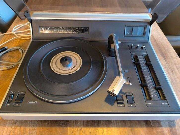 Philips platenspeler, 907 met ingebouwde versterker, Audio, Tv en Foto, Platenspelers, Platenspeler, Philips, Ophalen of Verzenden