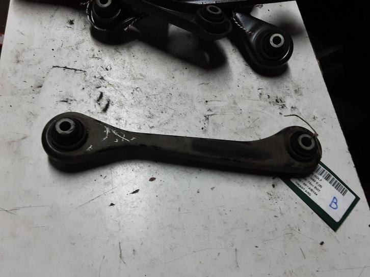 REACTIESTANG LINKS ACHTER Golf V (1K1) (1K0501529F), Auto-onderdelen, Ophanging en Onderstel, Volkswagen, Gebruikt