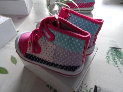 Mooie stoffen kinderloopschoentjes verschillende maten kleur, Kinderen en Baby's, Kinderkleding | Schoenen en Sokken, Nieuw, Schoenen