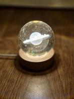 3D bol lamp met planeet.Klein nachtlampje.Nieuw. MOET NU WEG, Huis en Inrichting, Lampen | Overige, Ophalen of Verzenden, Nieuw