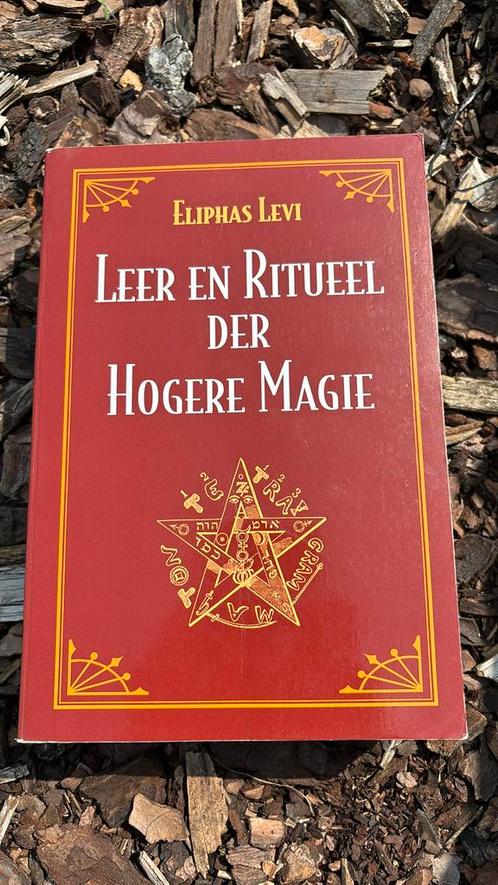 E. Levi - Leer en ritueel der hogere magie (deel 1 &2), Boeken, Esoterie en Spiritualiteit, Gelezen, Ophalen of Verzenden
