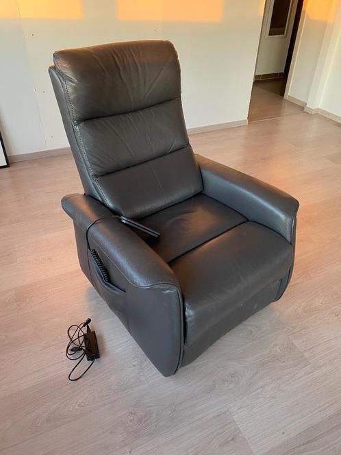 relaxzetel-leder-electrisch, Huis en Inrichting, Fauteuils, Zo goed als nieuw, Leer, 75 tot 100 cm, 100 tot 125 cm, Ophalen