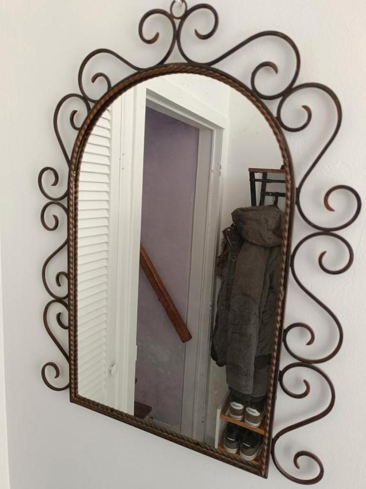 Spiegel met smeedwerk, Antiek en Kunst, Antiek | Spiegels, Ophalen of Verzenden