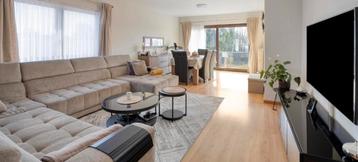 Meubels voor de woonkamer en eetkamer - in beslag te nemen beschikbaar voor biedingen