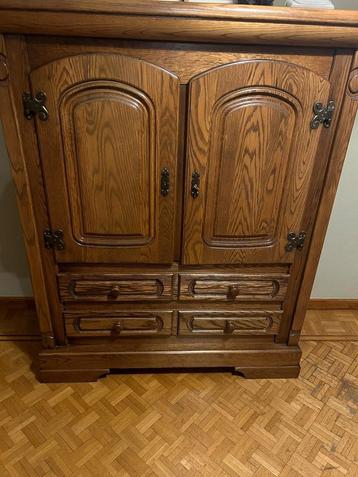 Meuble en bois  beschikbaar voor biedingen