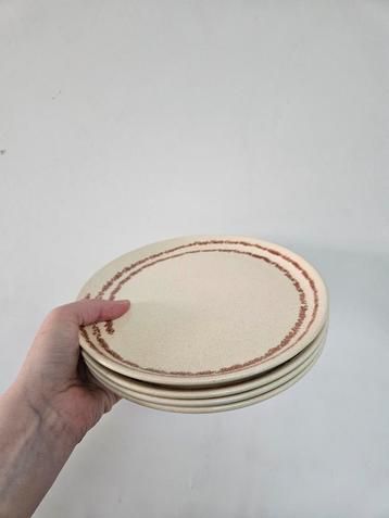 Vintage ontbijtbordjes beschikbaar voor biedingen