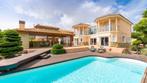 Prachtige vrijstaande villa met zwembad en garage Torrevieja, Immo, Overige, 480 m², Torrevieja, Spanje