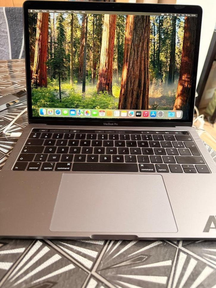 Macbook Pro 13" 2019 2,4Ghz 4 coeurs, Informatique & Logiciels, Apple Macbooks, Comme neuf, MacBook, 13 pouces, 2 à 3 Ghz, 512 GB