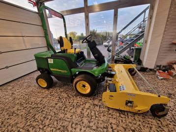 John Deere 1435 met klepelmaaier beschikbaar voor biedingen