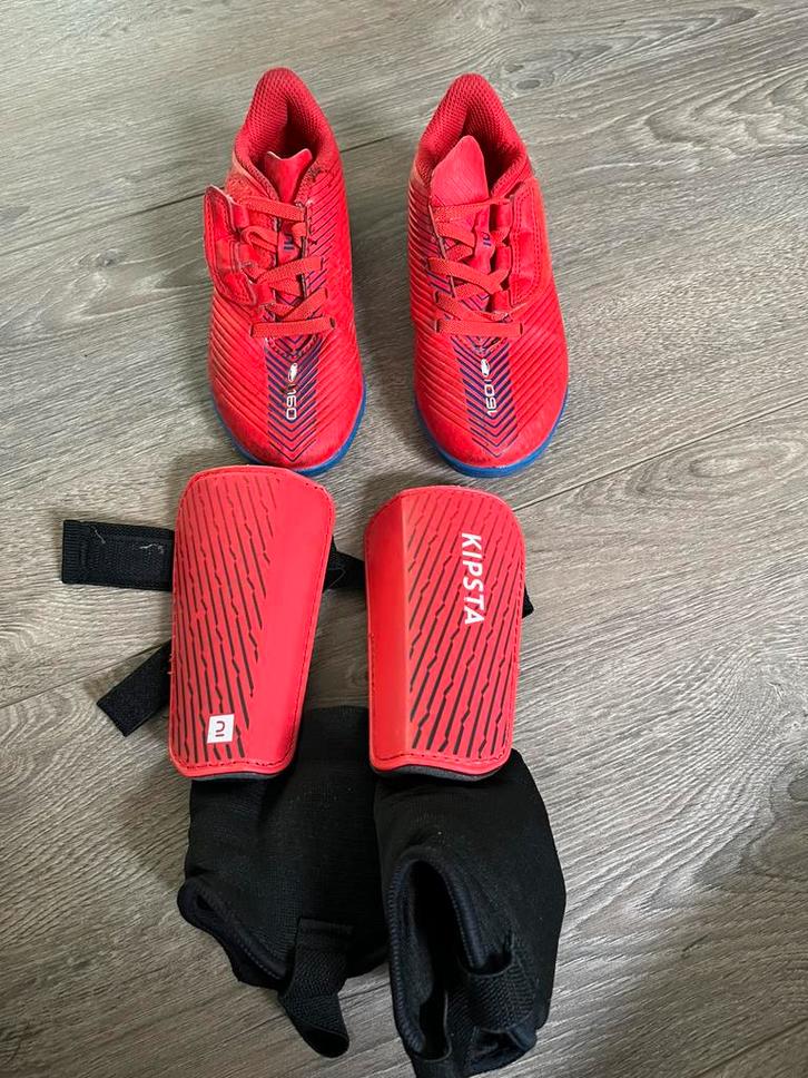 Kipsta voetbalschoenen en scheenbeschermers, Sport en Fitness, Voetbal, Schoenen, Ophalen