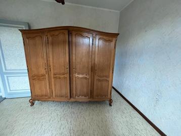 Vintage eiken dressoir kast beschikbaar voor biedingen