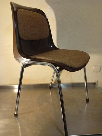 Vintage Space Age vintage stoel beschikbaar voor biedingen