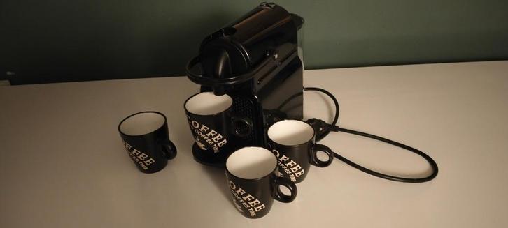 Nespresso - magimix - koffiemachine., Huis en Inrichting, Keuken | Keukenbenodigdheden, Ophalen