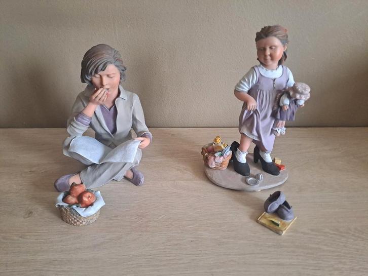 2 mooie beeldjes van Elisa, Verzamelen, Beelden en Beeldjes, Zo goed als nieuw, Ophalen