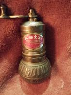 Turkse koffie handmolen, Ophalen