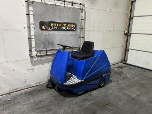 STOLZENBERG Twin TEC TT/E opzit veegmachine zeer krachtig!, Zakelijke goederen, Machines en Bouw | Onderhoud en Reiniging