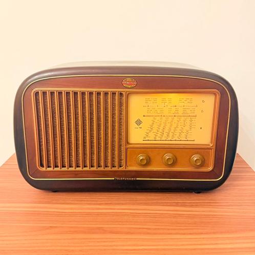 VINTAGE ITALIAANSE BUIZENRADIO TELEFUNKEN T82 1951 ZELDZAAM, Antiek en Kunst, Antiek | Tv's en Audio, Verzenden