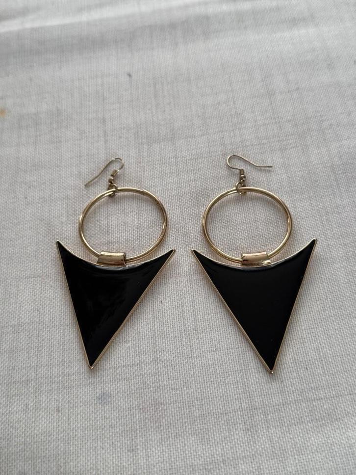 Design oorbellen (Laurent Guilliot) - Zwart & goud, Handtassen en Accessoires, Oorbellen, Zo goed als nieuw, Knopjes of Stekers