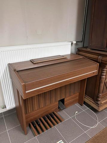 Electrisch orgel beschikbaar voor biedingen