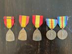 Lot de médailles WW1, Armée de terre, Envoi, Ruban, Médaille ou Ailes