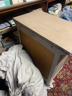 Eiken kastje, Enlèvement, Comme neuf