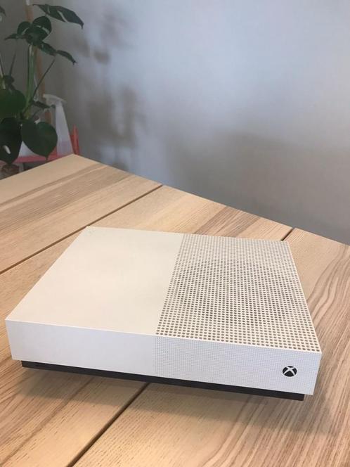 X-box One S All Digtal Edition, Games en Spelcomputers, Games | Xbox One, Gebruikt, Sport, Ophalen