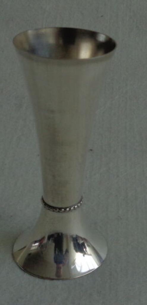 Vase en métal argenté KELTUM PLEET avec bord perlé H11,5 cm, Maison & Meubles, Accessoires pour la Maison | Vases, Utilisé, Enlèvement ou Envoi