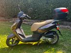 Scooter Peugeot Kisbee + casque, Vélos & Vélomoteurs, Scooters | Peugeot, Autres modèles, 49 cm³, Enlèvement, Utilisé