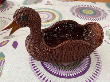 Vintage retro rotaneend beschikbaar voor biedingen