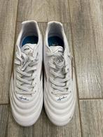 Splinternieuwe Voetbalschoenen Aguila (wit -maat 41), Sport en Fitness, Voetbal, Ophalen, Nieuw, Schoenen