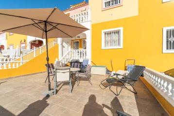 Zonnige benedenwoning op  Orihuela Costa beschikbaar voor biedingen