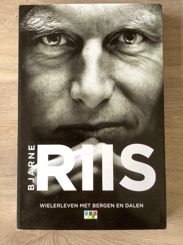 Bjarne Riis wielerleven met bergen en dalen, Boeken, Sportboeken, Zo goed als nieuw, Lopen en Fietsen, Ophalen of Verzenden