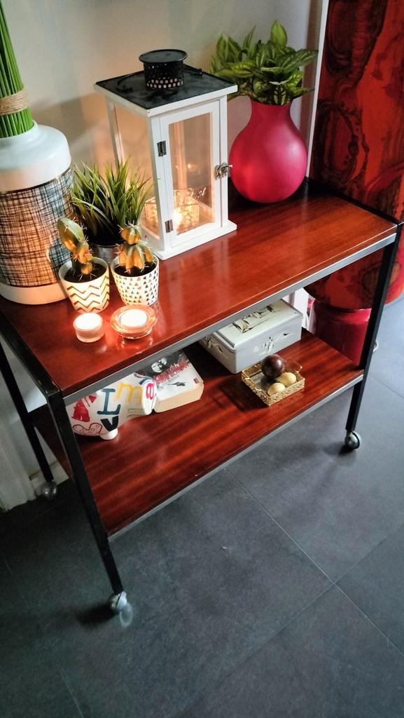Vintage serveertafeltje, Antiek en Kunst, Antiek | Meubels | Tafels, Ophalen