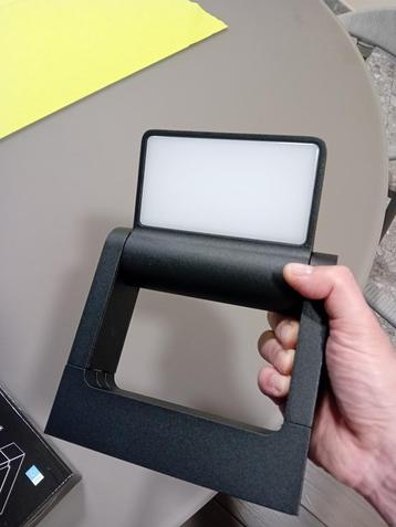 Wandlamp beschikbaar voor biedingen